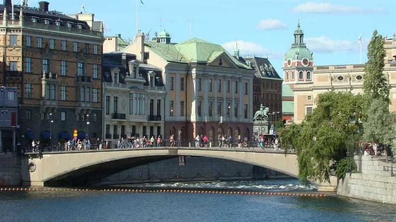 Stockholm: A Beauty On The Water - Old Town Walk & Boat Trip - Key points to know before you go