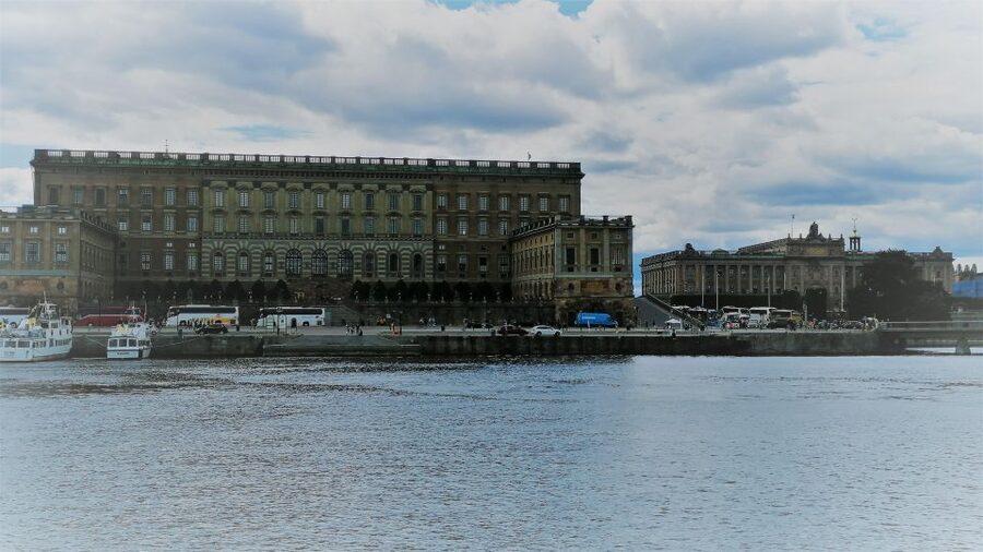 Stockholm: A Beauty On The Water - Old Town Walk & Boat Trip - Old Town walking: medieval alleys, photo stops, and real context