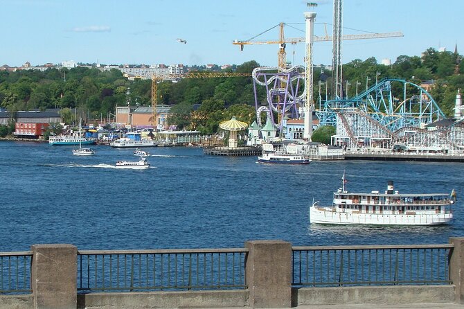 Stockholm- A Beauty On The Water: Old Town Walking Tour and Boat Trip Combined - Strömkajen Canal Cruise: Djurgårdsbrunn Views with Stromma