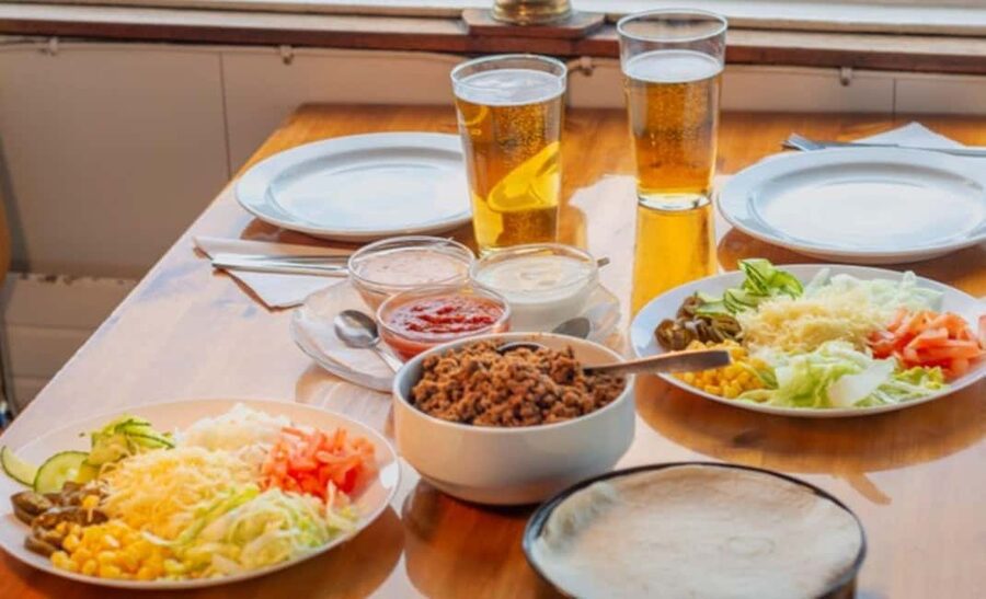 Stockholm All-You-Can-Eat Shrimp or Tacos Cruise & Coverband - Stockholm’s M/S Vindhem cruise, dinner first, then the dance floor