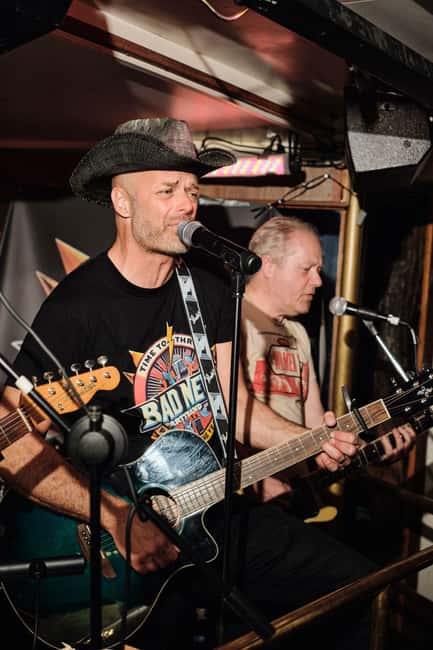 Stockholm All-You-Can-Eat Shrimp or Tacos Cruise & Coverband - The live bands: rock, pop, schlager, and the party stays on