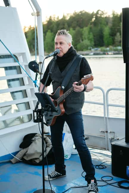 Stockholm All-You-Can-Eat Shrimp or Tacos Cruise & Livemusic - Where it starts: Skeppsbron Kajplats 101 by the Royal Palace