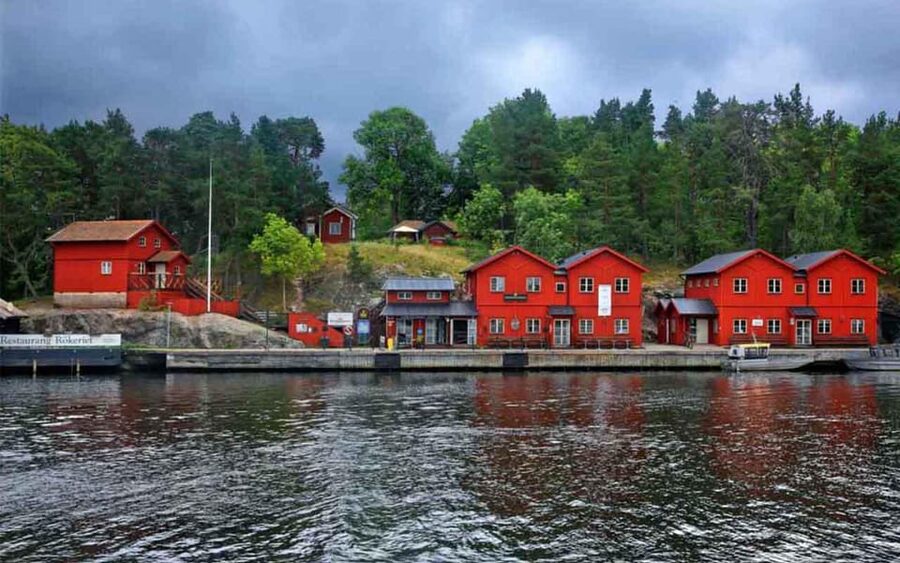Stockholm: Archipelago Boat Tour - Snacks, Drinks, and the On-Board Rules
