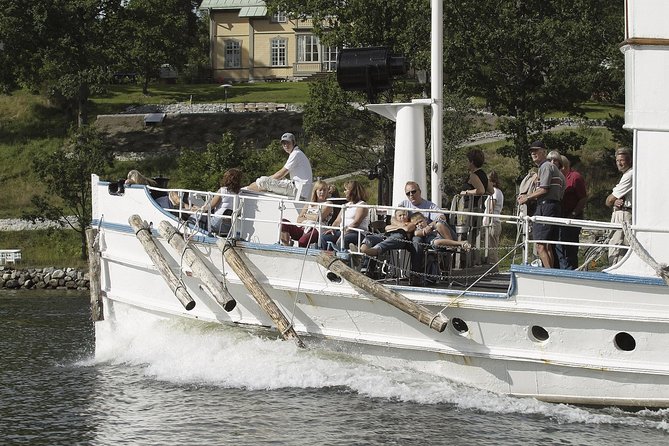 Stockholm Archipelago Cruise with Guide - From Strandvägen to Vaxholm: what 2.5 hours feels like
