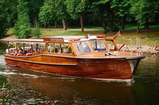 Stockholm Archipelago Tour by Classic Wooden Boat with Guide - Fjäderholmarna from the water: crafts, culture, and traditional food atmosphere