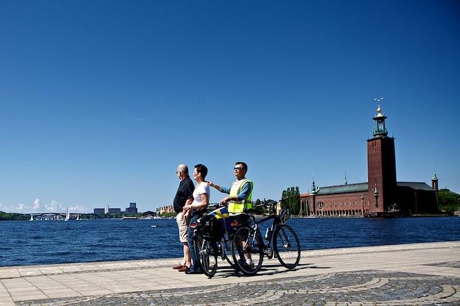 Stockholm at a Glance Bike Tour - Crossing bridges and reaching central islands: the Stockholm signature ride