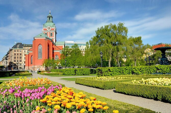 Stockholm Christmas Tour and Food Tasting Experience - Stop 2: Passing the German Church and Swedish Christmas Traditions