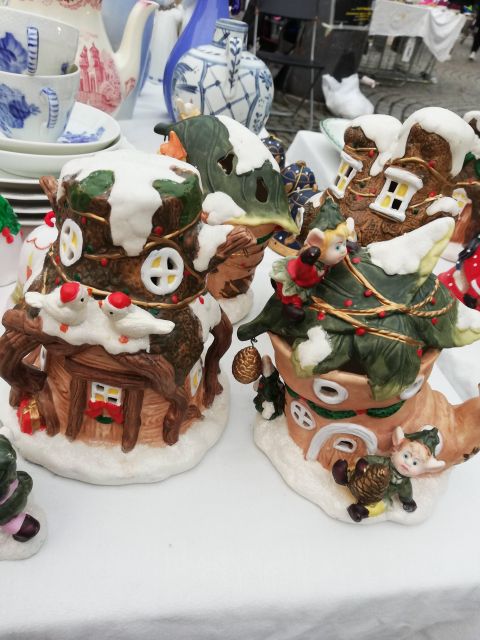Stockholm: Christmas Traditions & Food Small Group Tour - Reindeer, almonds, saffran buns, and other real Swedish Christmas bites