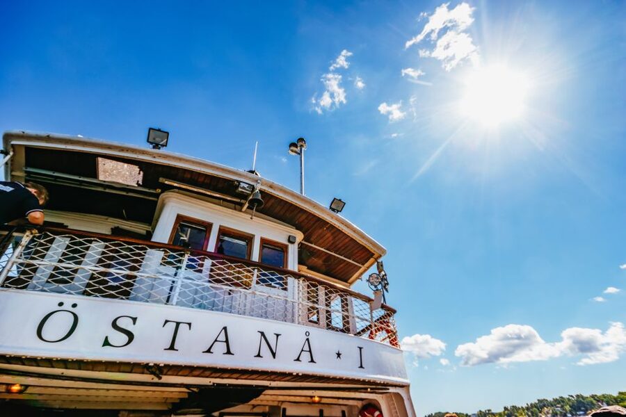 Stockholm: City Archipelago Sightseeing Cruise with Guide - Getting on the classic ship: seating, Wi-Fi, restrooms, and strollers