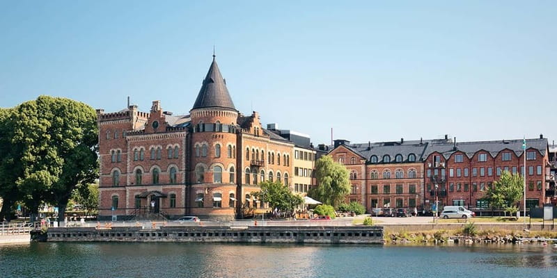 Stockholm: Grand Canal Tour to Gustavsberg - From Strandvägen to Gustavsberg, the route that sets the day