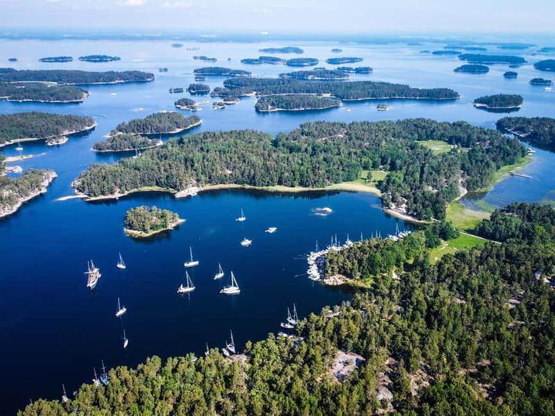 Stockholm: Guided Archipelago Islands Tour - Why a guided boat trip from Stockholm city center feels like a time shift