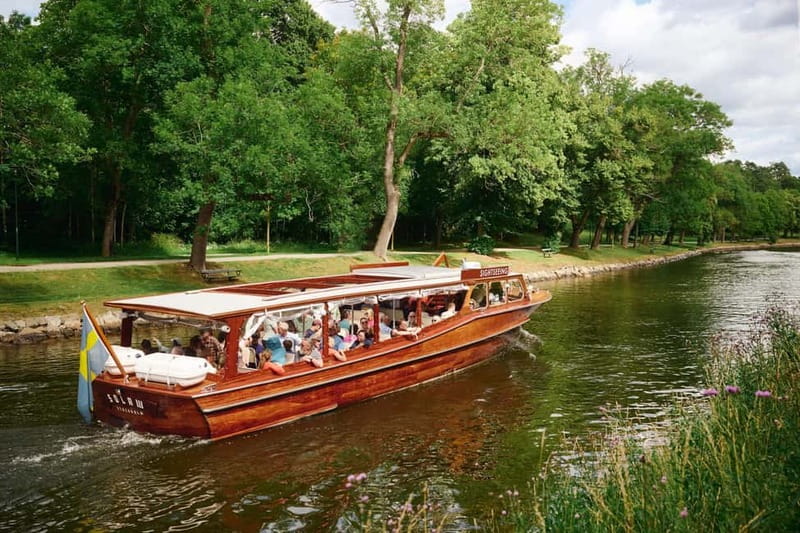 Stockholm: Guided Archipelago Tour by Classic Wooden Boat - Strandvägen into Djurgården Canal, where the city gets quieter