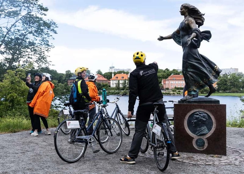 Stockholm: Guided Bike Tour - E-bike option: who should consider it