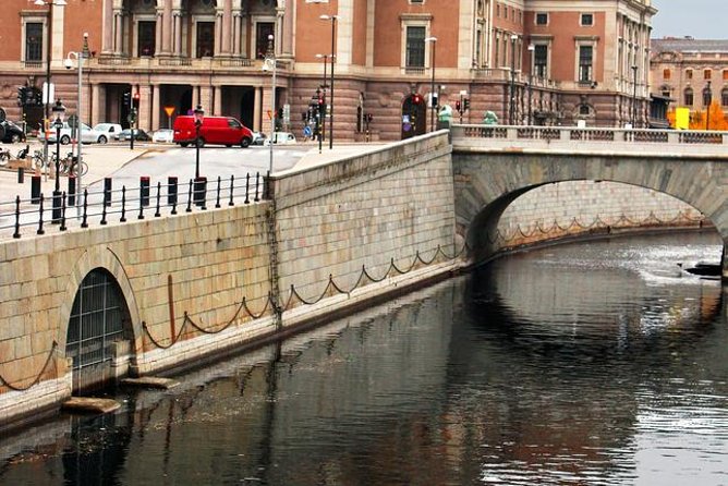 Stockholm: Highlights Boat Tour - Why a 12-Bridge Canal Cruise Feels Like the Best First Stockholm Move