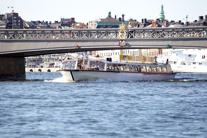 Stockholm Hop-On Hop-Off Sightseeing Cruise - Onboard setup: audio commentary, WiFi, and how you listen