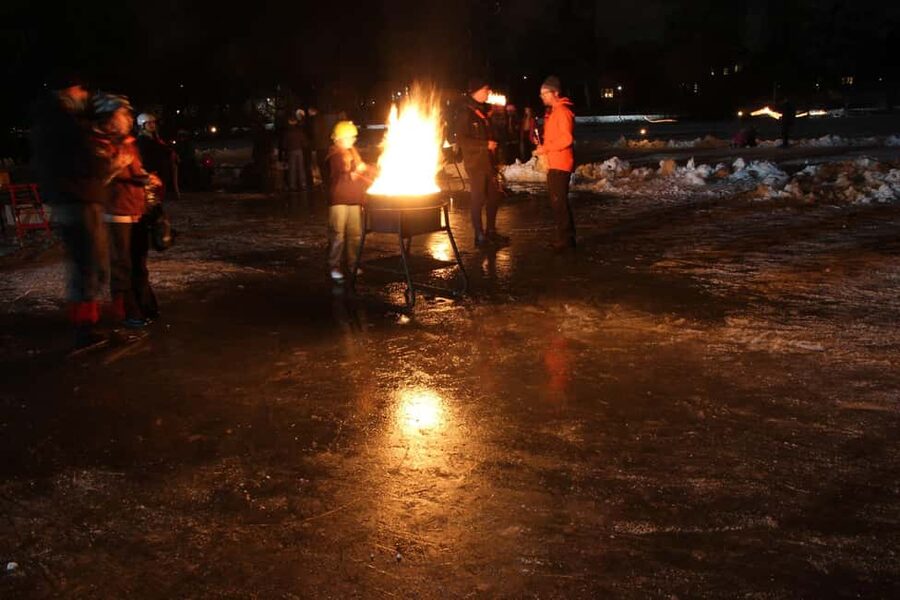 Stockholm: Ice Skating with fire & chance of Northern Lights - Gear and clothing: how to stay warm, dry, and steady on ice