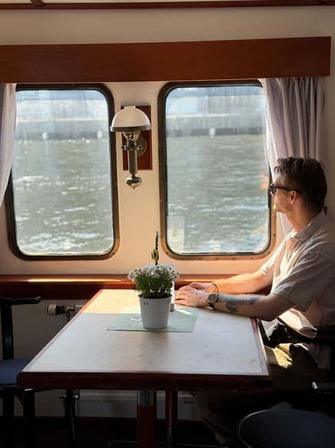Stockholm: Midsummer Archipelago Boat Tour Live Guide - Food and drinks: plan for snacks or a casual onboard stop