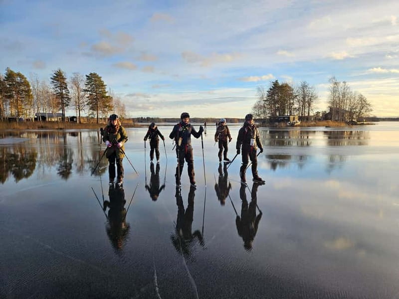 Stockholm: Nordic Ice Skating for Beginners on a Frozen Lake - What to Wear and Pack: Your Checklist for Staying Comfortable
