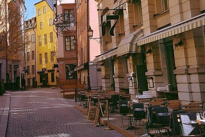 Stockholm Old Town 2h Private Walking Tour - Private local guide - How the guide turns streets into a story you can remember