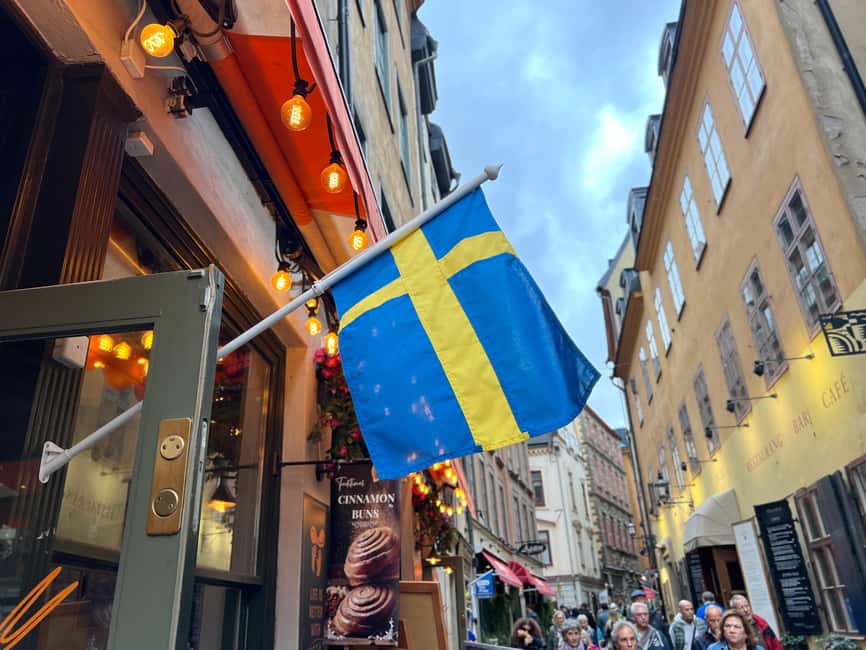 Stockholm: Old Town Food Tour of 7 Locals Favorites Tastings - Sweet stop strategy: peppermint candies and prinsesstårta