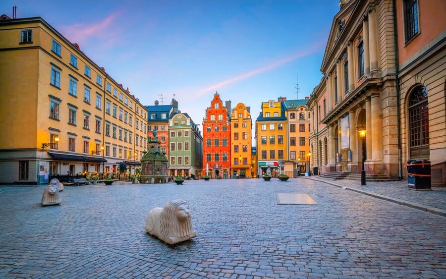 Stockholm: Old Town Highlights Private Walking Tour - Sunday and church timing, plus the Hallwyl Museum swap