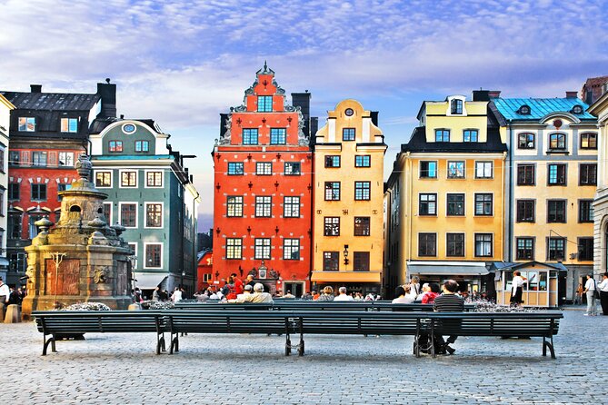 Stockholm Old Town Highlights, Royal Palace, Vasa Museum Tour - Stockholm’s Old Town walk: Stortorget, the narrow streets, and context that clicks