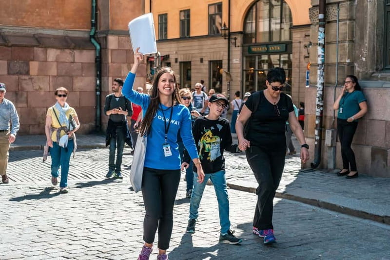 Stockholm: Old Town Private Walking Tour - Royal Palace and Stockholm Cathedral: the big power sights up close