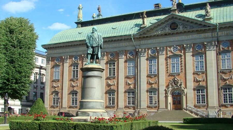 Stockholm: Old Town Walking Tour and the Vasa Museum - Price and value: $122 for 3 hours with ferry plus museum skip-the-line