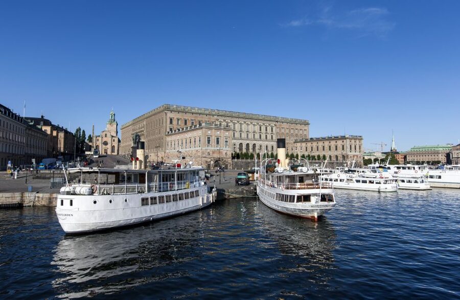 Stockholm: Old Town Walking Tour w/ Vasa Museum & Boat Ride - Old Town plus ferry, the best use of 3 to 4 hours
