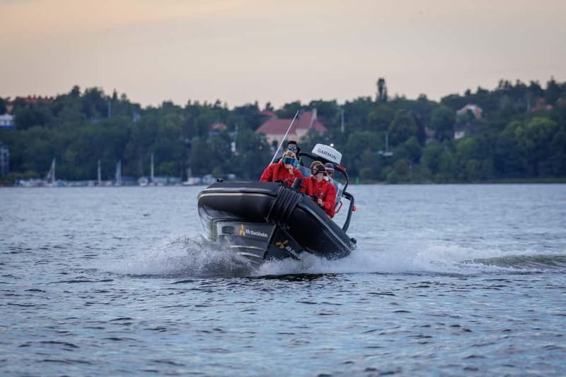 Stockholm: RIB Speed boat tour & archipelago island visit - Vaxholm Pass-By: A Quick Mainland-to-Islands Connection