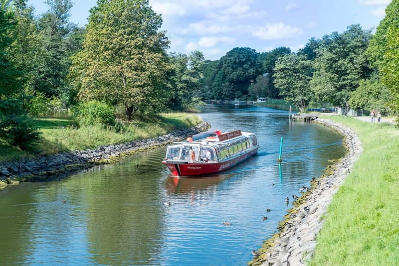 Stockholm: Royal Bridges & Canal Boat Tour with Audio Guide - Onboard Comfort, Wi-Fi, Toilets, and the Small Café