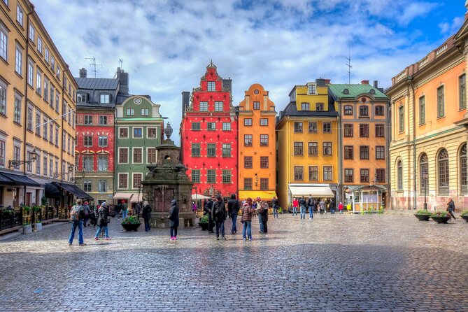Stockholm's Best Bike Tour! - The bike setup: 3 gears, back-pedal brake, helmet