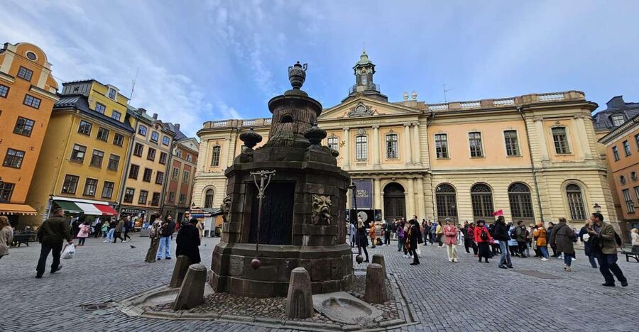 Stockholm: Secrets of Gamla Stan Guided Tour w/ Fika Option - Starting at Postmuseum, Then Getting Oriented Fast