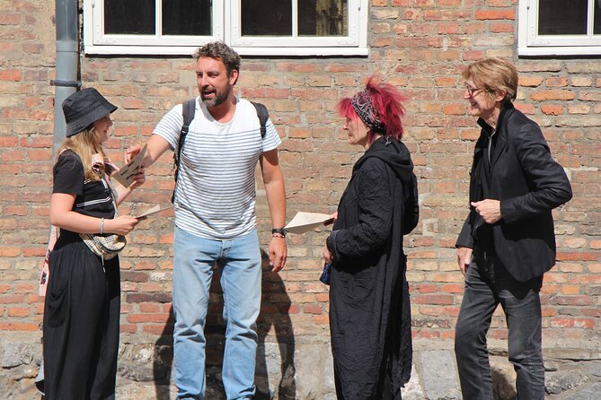 Stockholm Self-Guided Murder Mystery Tour by the Royal Palace - Stop 1 in Stockholm Old Town: where the mystery takes shape