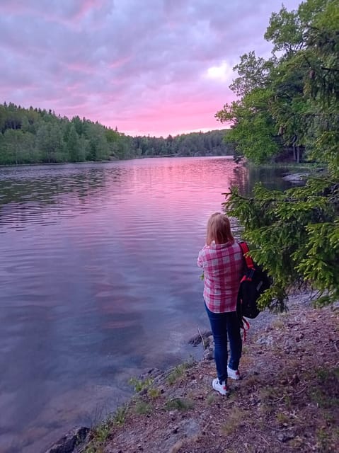 Stockholm: Sunset Hike in Tyresta National Park with Meal - The lakeside meal stop: what midsummer food tastes like at night