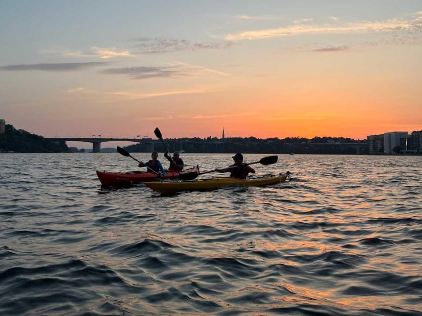 Stockholm: Sunset Kayak Tour in the City + Swedish Fika - Photography tips that match the actual scenery