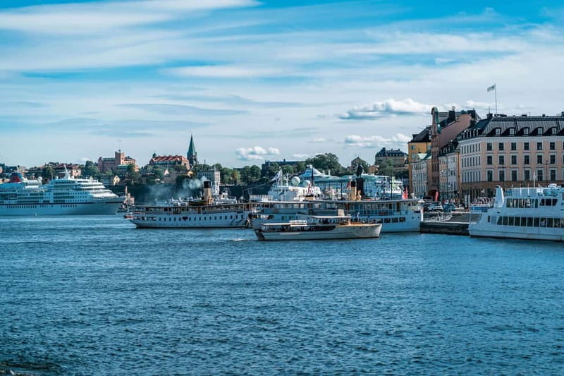 Stockholm Syndrome: 3-Hour Private Walking Tour - Norrmalm to Dramaten, Royal Institutions, and Kungsträdgården