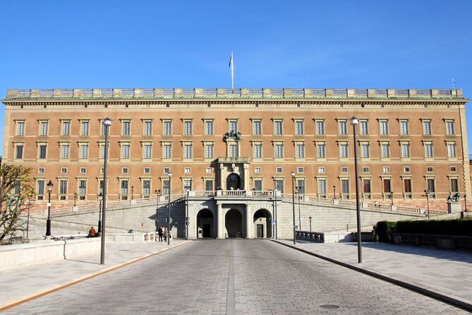 Stockholm Troll Hunt: Self-Guided Old Town Adventure - Den Gyldene Freden and Järntorget: eating breaks and trade stories