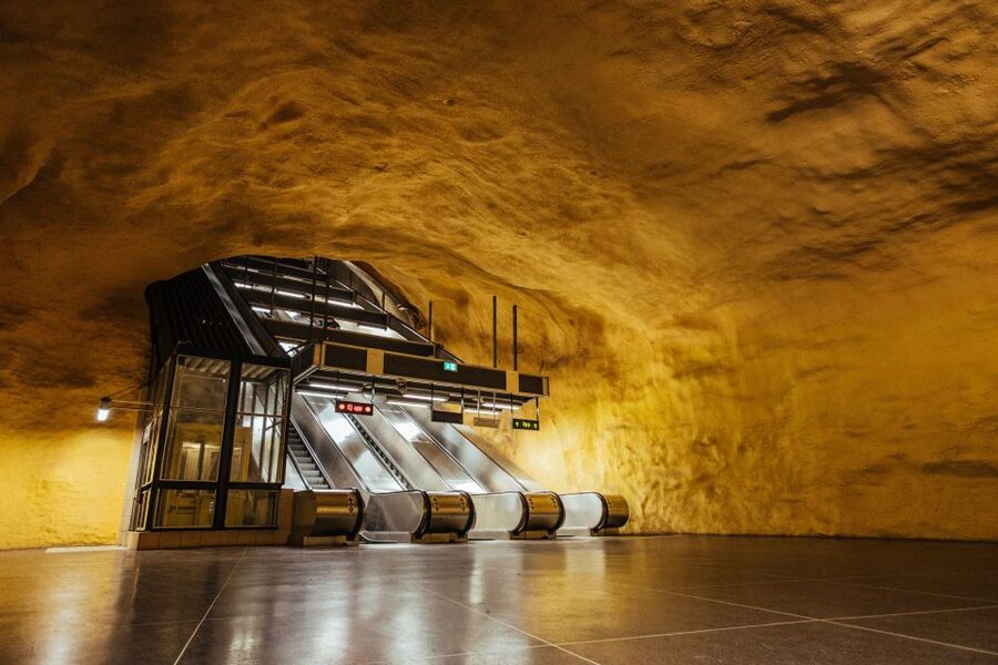 Stockholm: Underground Metro Art Ride with a Local Guide - Guides You Might Get, and Why Their Style Matters