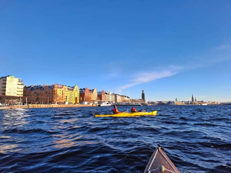 Stockholm: Winter Kayaking Tour through the City Centre - Stockholm City Hall: the winter photo moment