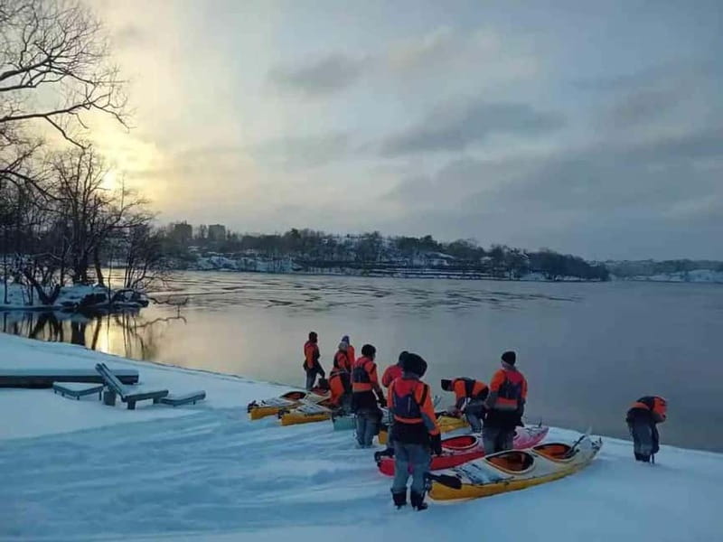 Stockholm: Winter Kayaking Tour through the City Centre - Gamla Stan toward old town: why paddling changes the city