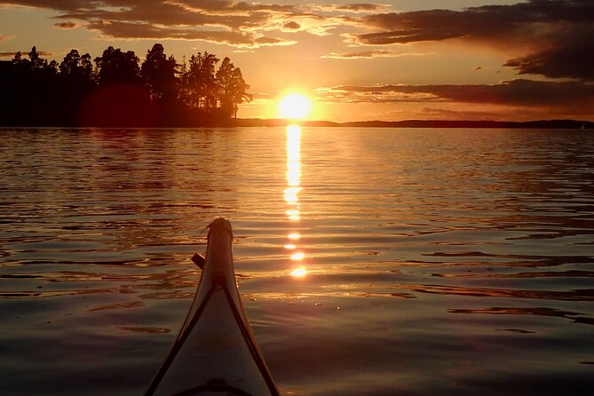 Sunset kayak tour with fika on Stockholms lakeside - Paddling on Lake Mälaren, north outskirts of Stockholm