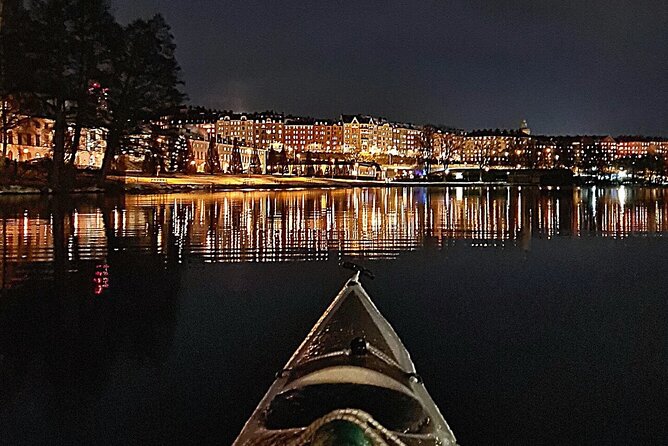 Winter Kayak Tour in Stockholm City (Dry Suit Kayaking) - What the dry suit actually does for you on a cold day